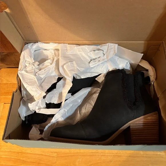 TOMS Everly faux-shearling trim Chelsea boot - Picture 2 of 6